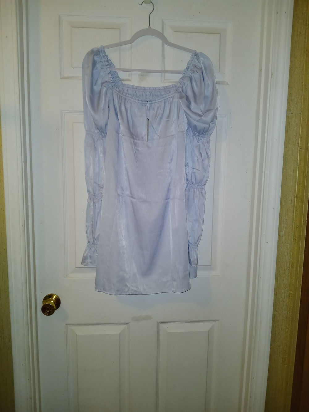 Women’s Light Lavender Satin Puff-Sleeve Top